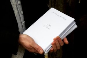 Il Sacro e il Pratico: Ottimizzare la Stampa Libretti Messa Matrimonio per un Ricordo Perfetto